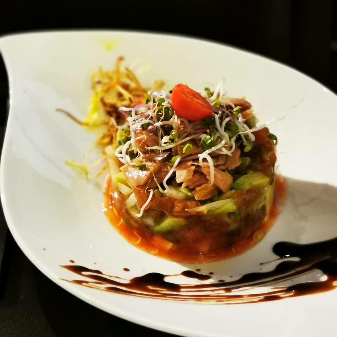 Propuesta de timbal con atún con naranja y canela