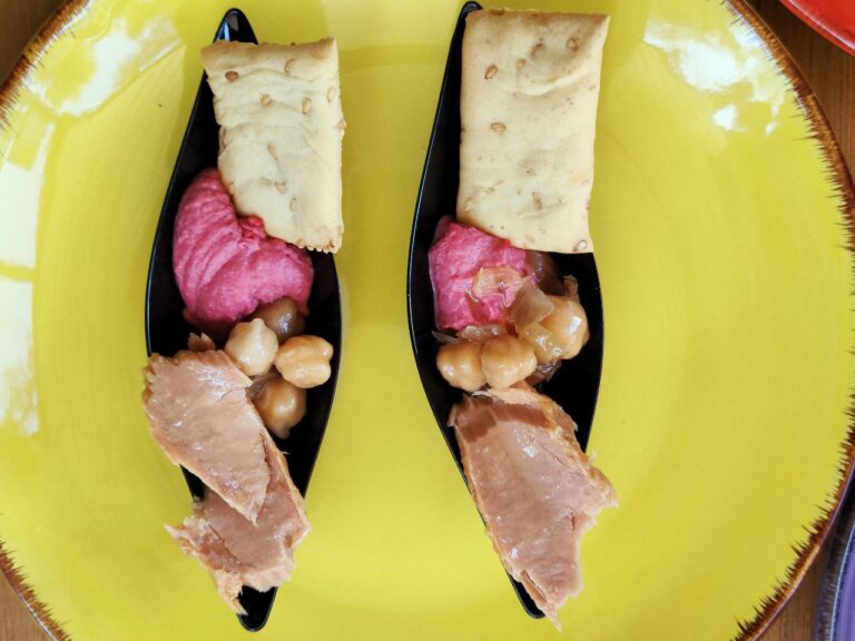 tapa de atún con garbanzos