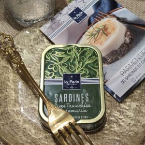 Conserva de sardinas con Romero y aceitunas