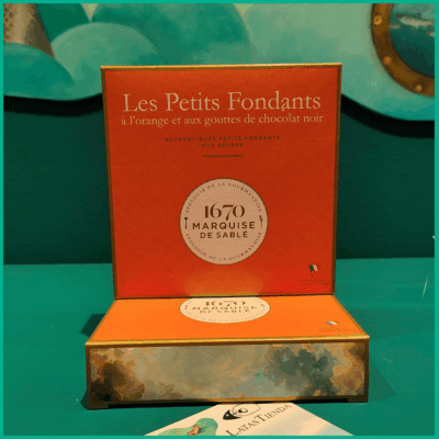 caja de galletas con mantequilla naranja y chocolate